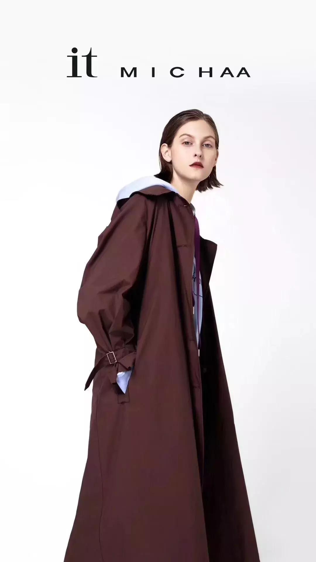 今年最流行的女士中长款风衣,2018初秋流行的新款风衣颜色