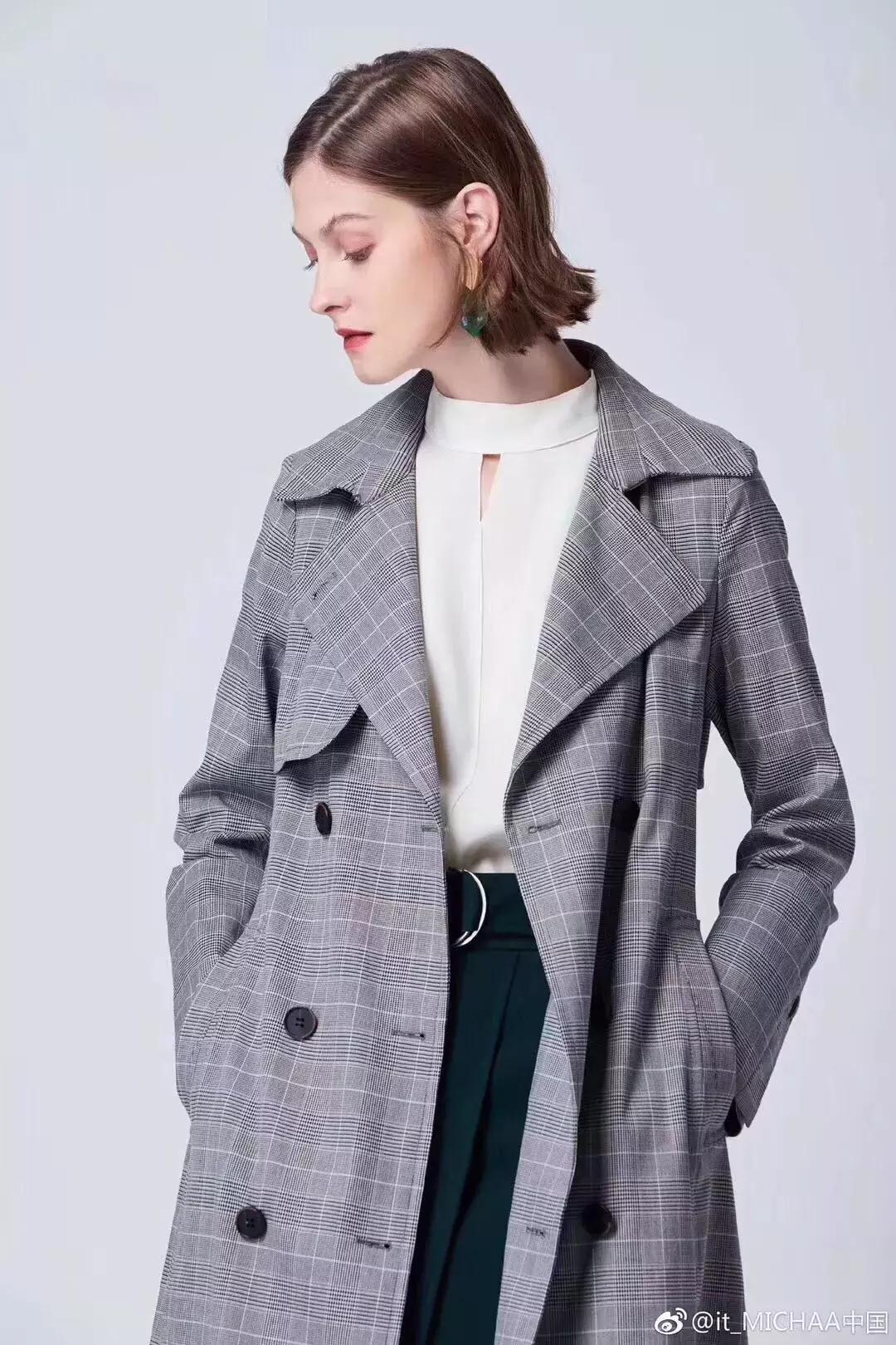 今年最流行的女士中长款风衣,2018初秋流行的新款风衣颜色