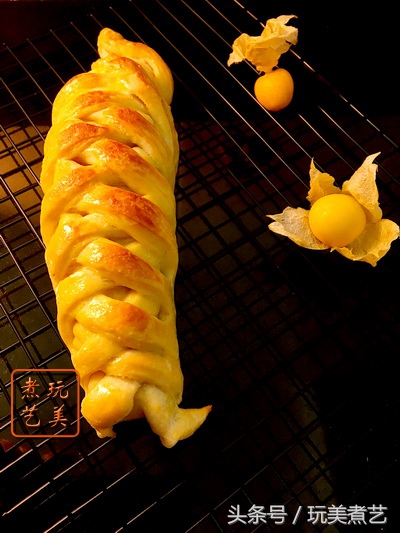 入口苦涩而后回甘,入口香甜唇齿留香