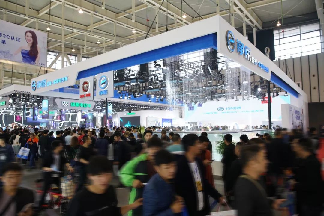 五羊本田最新款电动自行车,电动三轮电摩