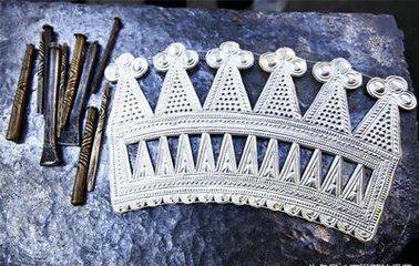 彝族银饰加工过程,凉山彝族银饰手工技艺