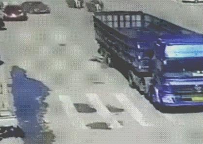 撞死碰瓷的怎么处罚,正常行驶遇到碰瓷的撞死了怎么判