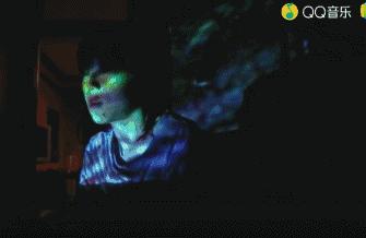 菲已入佛，唯已成仙，留童一个在人间