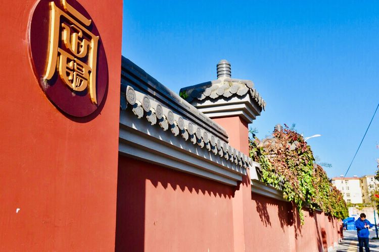 秋到上阳宫，黄叶蓝天高宫阙，皇帝都赞的美景，免费你都没去看？