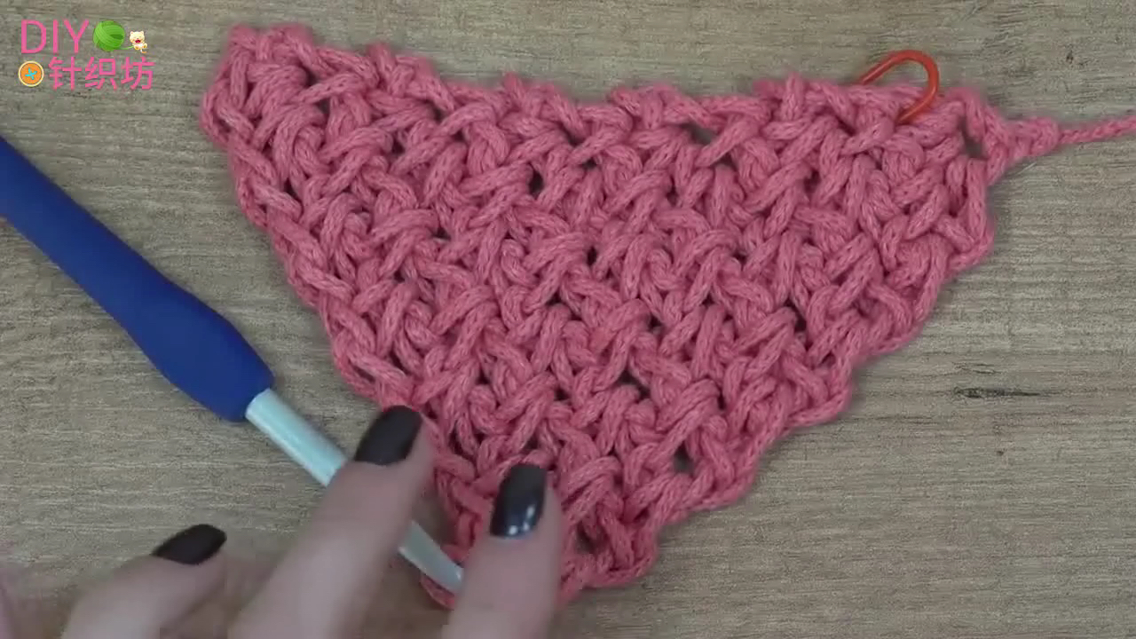 钩针编织三角围巾教程,钩针编织三角围巾视频教程