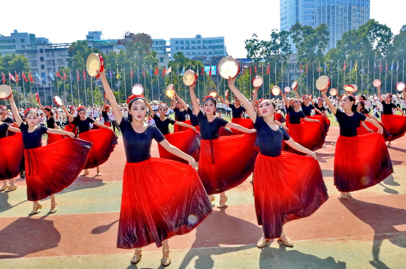 恩施市实验小学足球比赛,建始县实验小学2023运动会