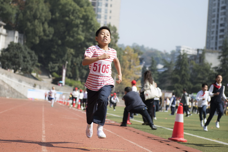 恩施市实验小学足球比赛,建始县实验小学2023运动会
