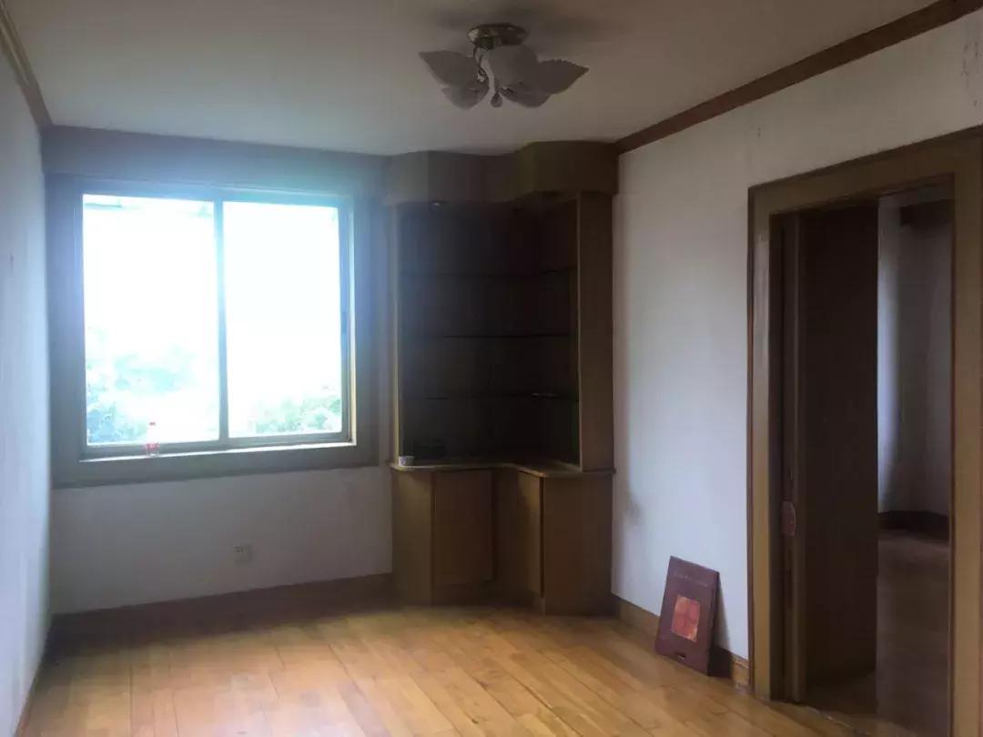 客餐厅隔断玄关加鞋柜,入门玄关改造餐厅