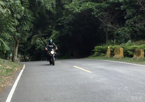 雅马哈fzs150摩托车最新版,雅马哈fz150百公里加速成绩