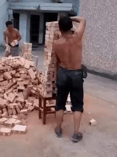 如果搬砖工人每天喝1勺蛋*粉白**，他们的肌肉会发生哪些变化？