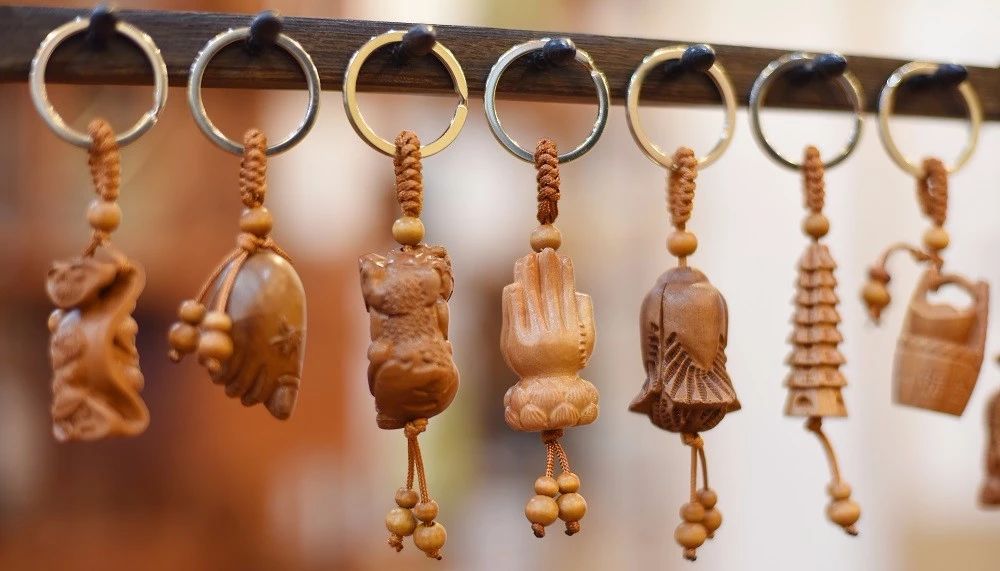 “千门万户曈曈日，总把新桃换旧符”，感悟千年桃木文化