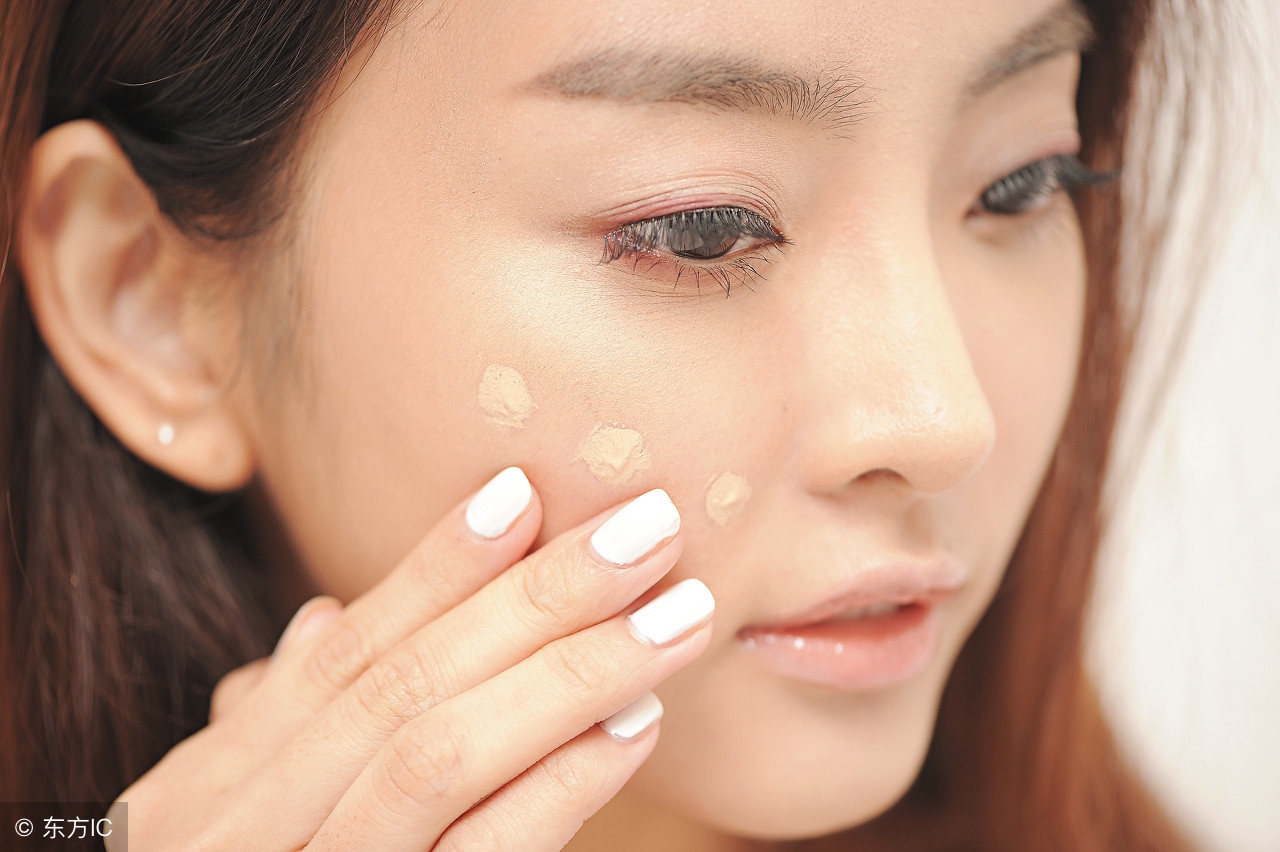 脸上浮粉起皮快速的补救方法,脸上浮粉怎么临时补救
