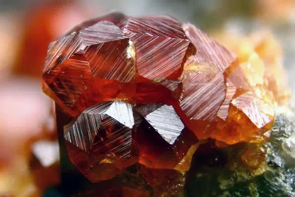 各种宝石原石的种类图片大全,高清彩色宝石原石图片大全