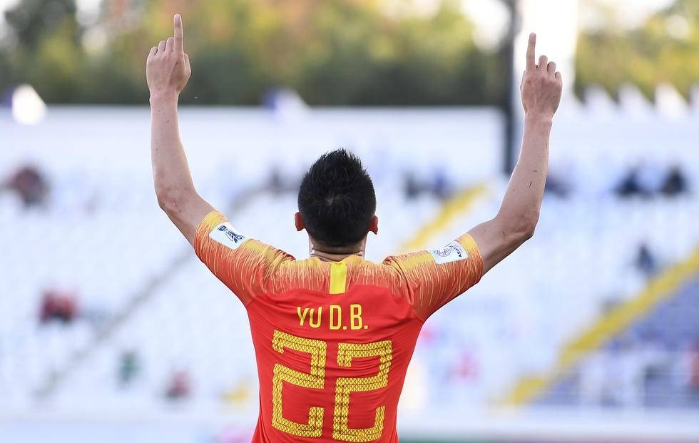 圣诞树阵型是进攻还是防守反击,圣诞树阵型战术板