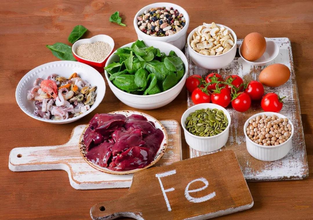 什么原因导致缺铁性贫血吃什么好,缺铁性贫血的病因及治疗方法