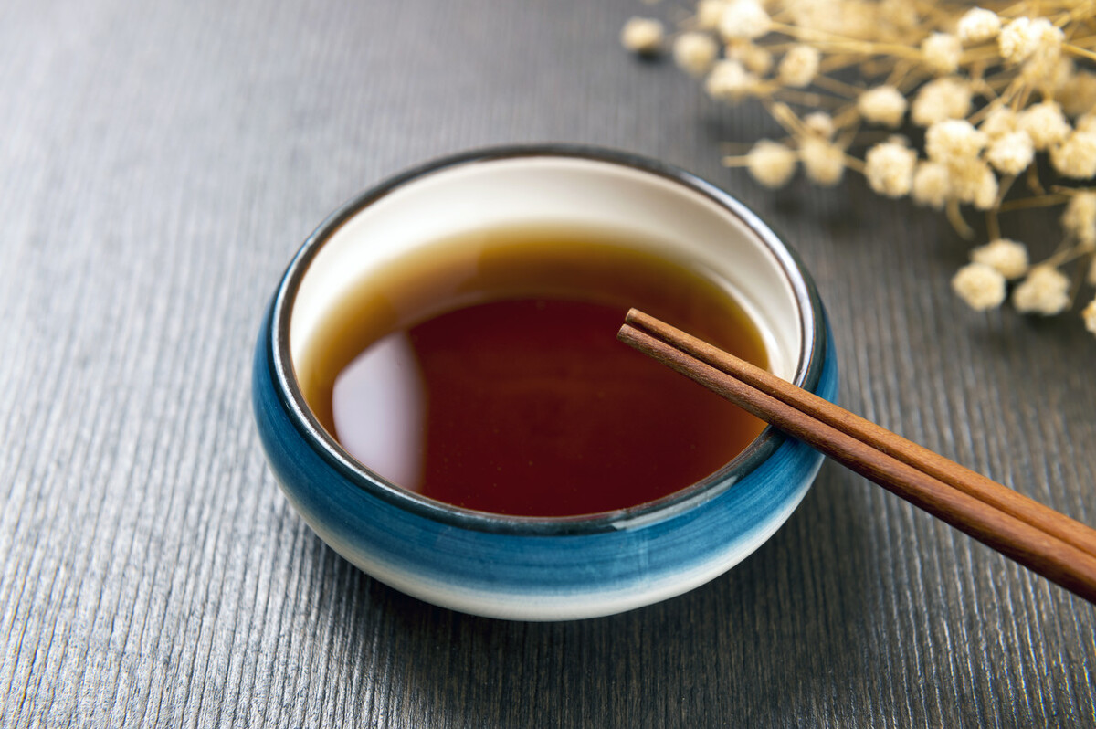 毛料衣领上的黄渍怎么去除,衣领发黄最有效的去除方法