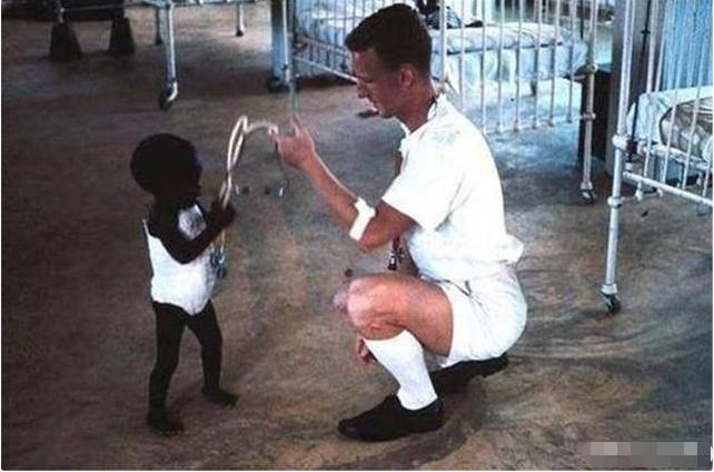 世界公认最黑的婴儿,世界上最黑的小孩长大后成这样了