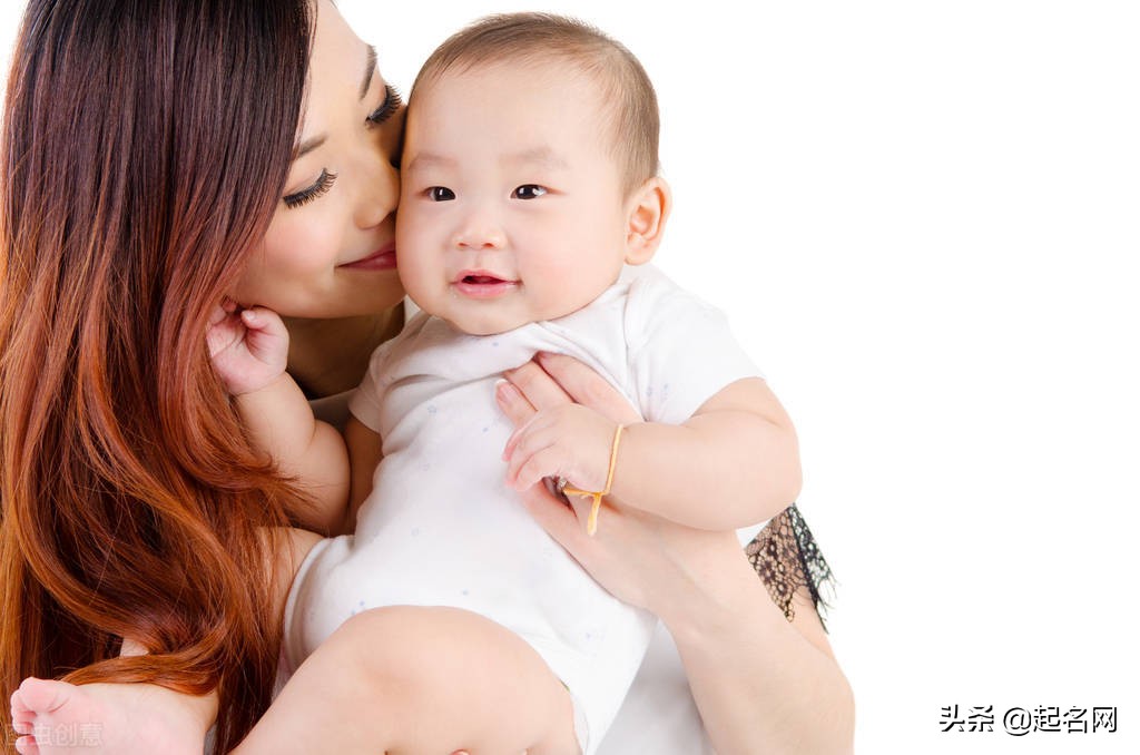 小孩姓杨打错出生证名字,婴儿上户口后改名字