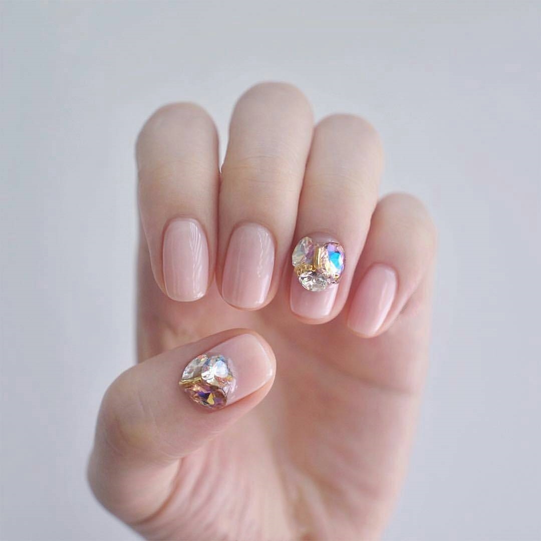 简约高级珍珠钻石美甲,钻石美甲款式简约