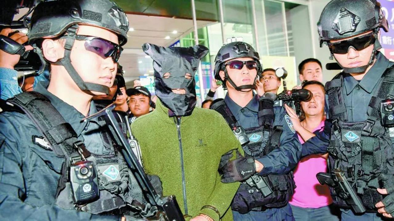 1995年澳门轮船被抢1000万，一个遗忘手机，警方揪出幕后黑“警”