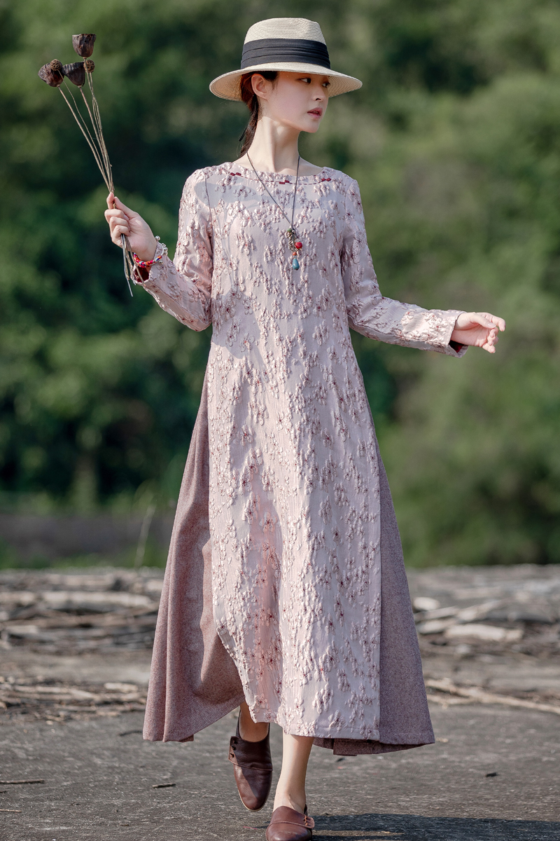 用优雅大方的棉麻风连衣裙作母亲节礼物，至真、至诚、至爱