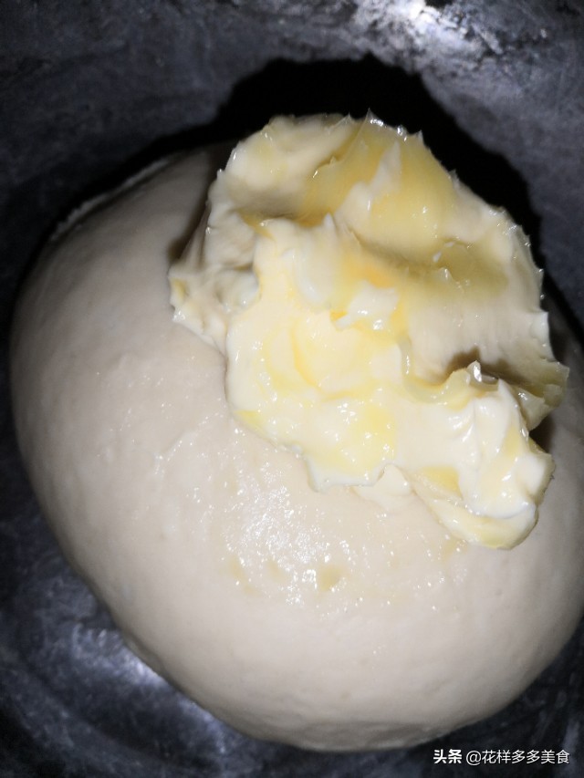 如何让刚出来的面包保持脆,怎样让面包拉出丝