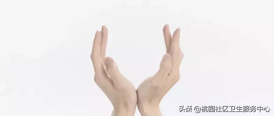 一到夏天手上就长小水泡怎么回事,一到夏天手脚上起透明大水泡