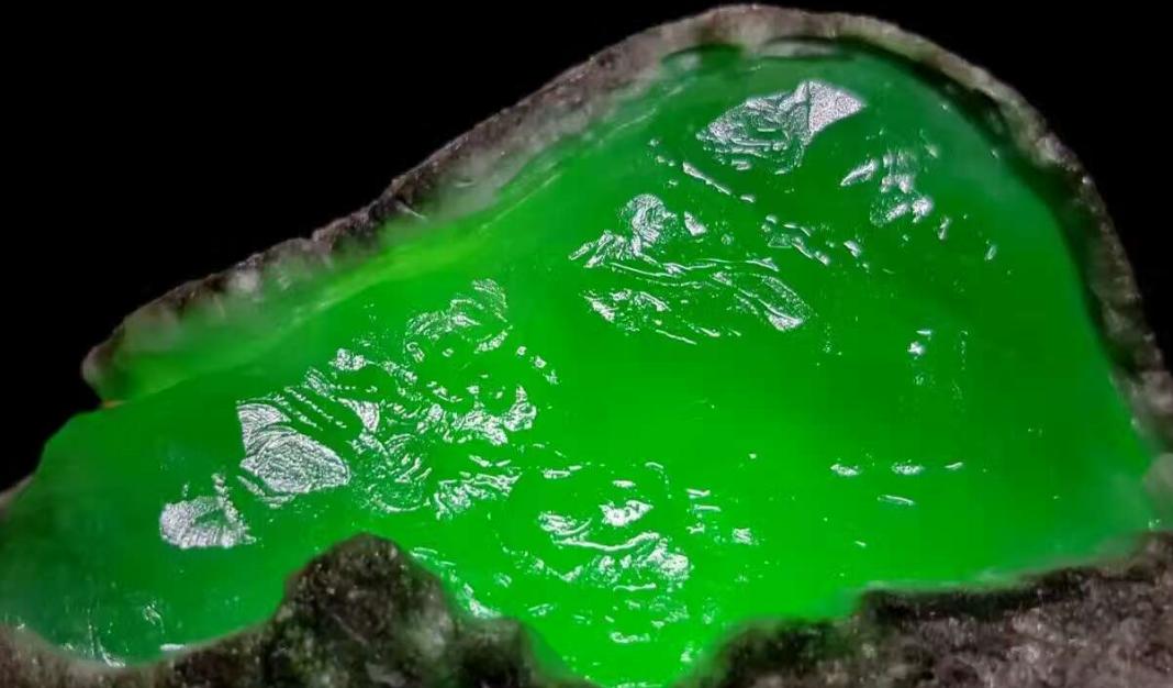 翡翠起冰好还是起胶,翡翠起胶价格怎么看