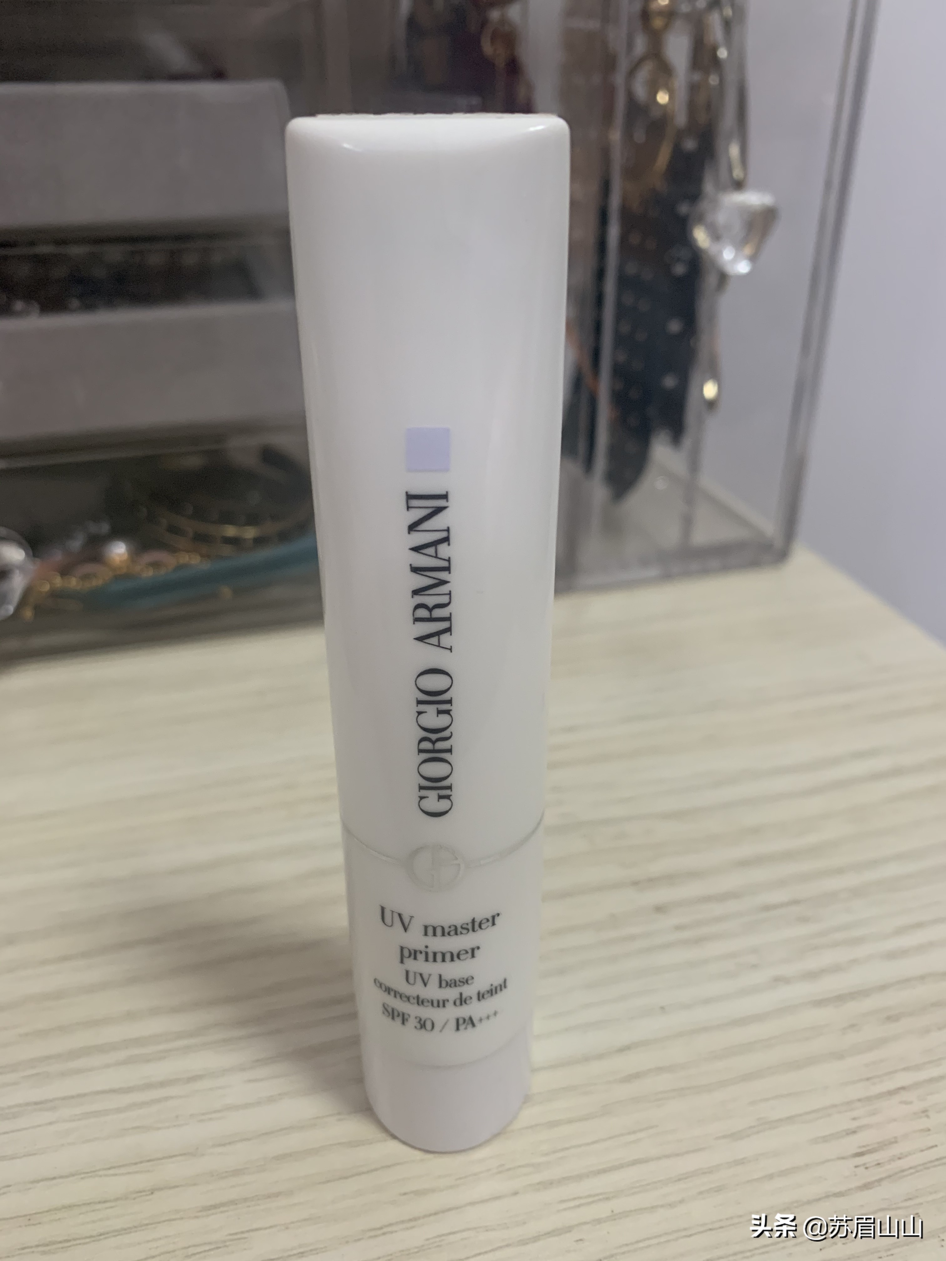 易烊千玺阿玛尼彩妆代言到期了吗,易烊千玺代言的香水阿玛尼多少钱