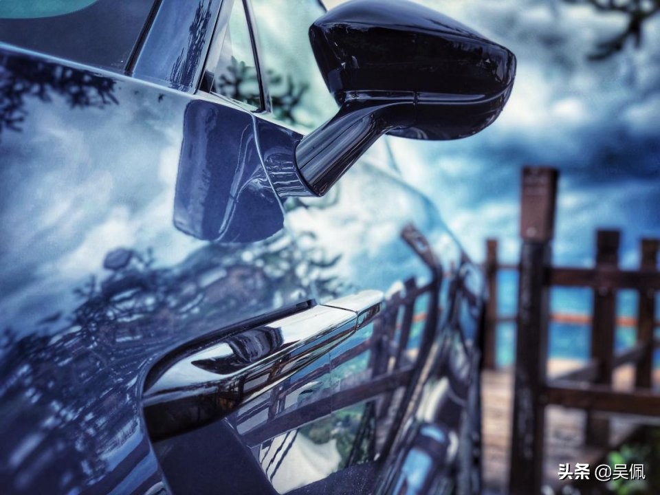 300万的阿斯顿马丁视频,阿斯顿马丁dbx2024款评测