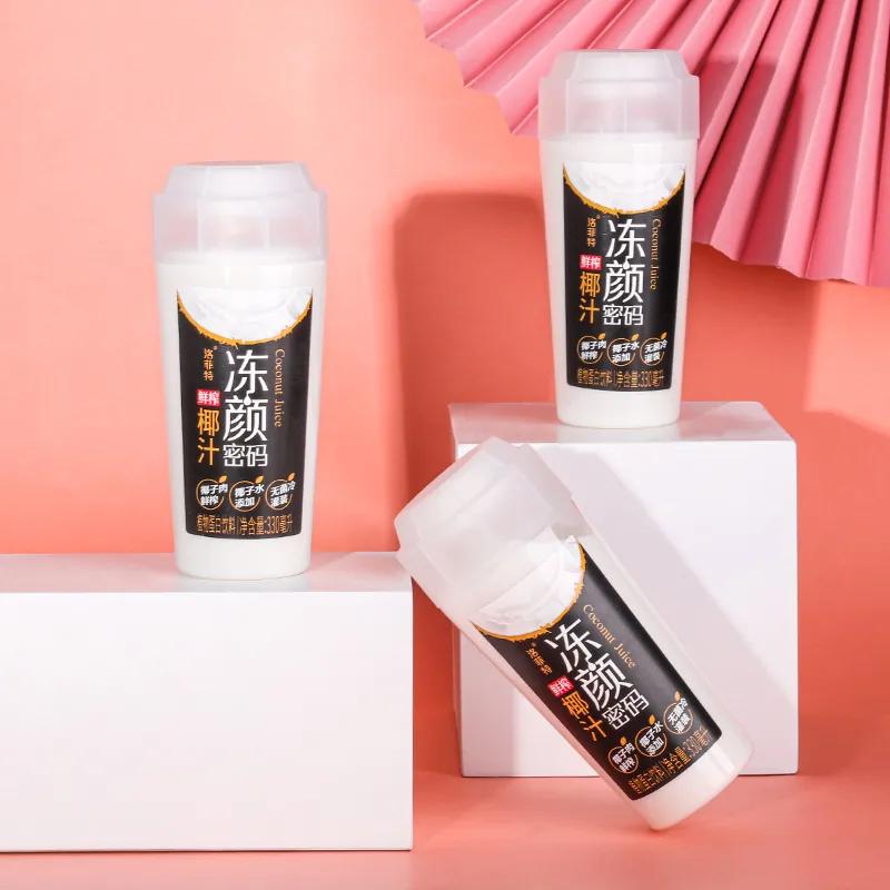 新鲜椰子水原味清甜好喝,老椰子榨出来的椰奶才香