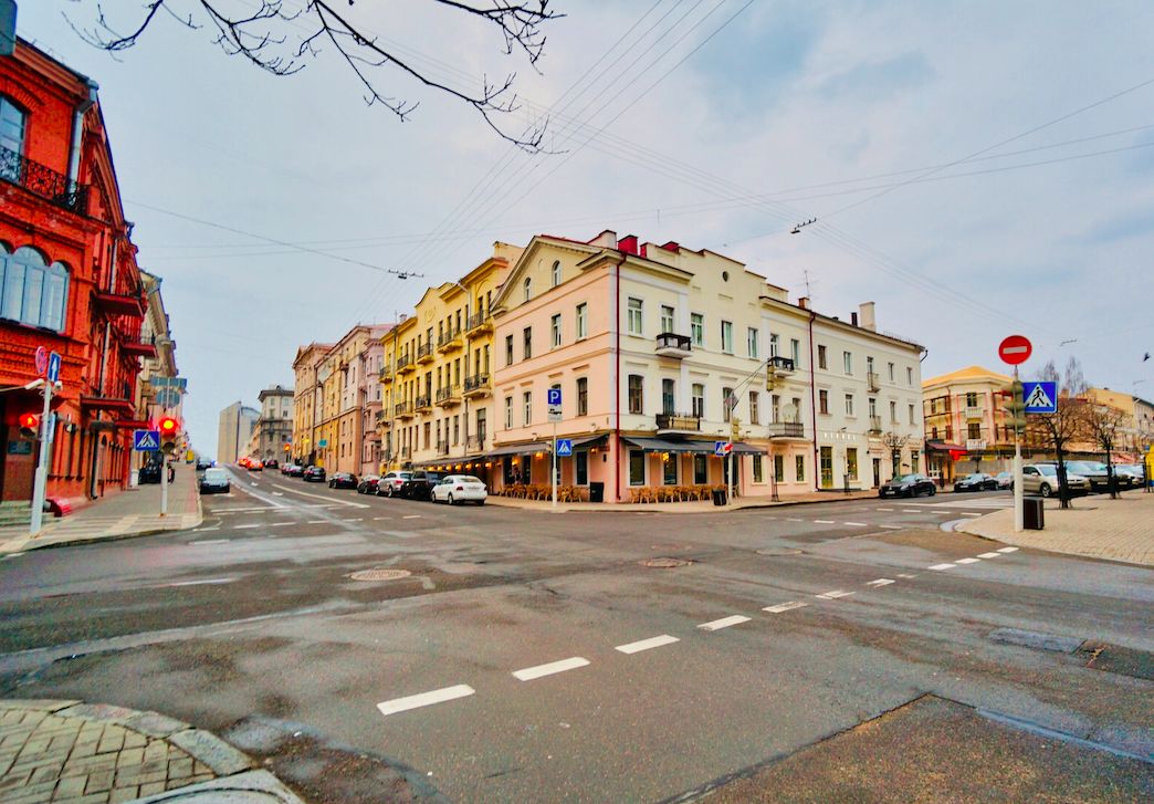 为什么美国城市看不见电线杆,为什么美国的城市没有绿化带