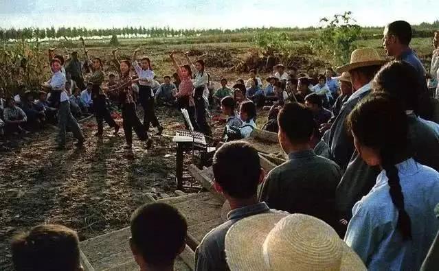 母亲说父亲是窝囊废,母亲说孩子是傻子