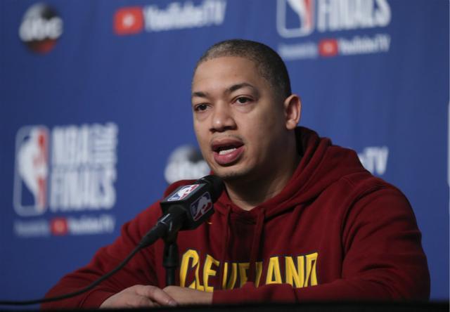 战术分析｜中国男篮使用的“锤子战术”，你到底了解多少呢？