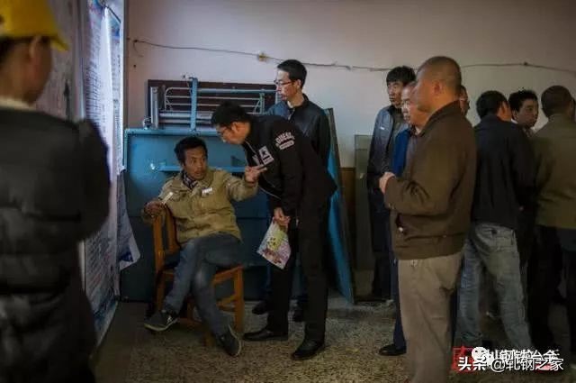 唐山钢厂停产下岗，有人月入8万，有人借钱生活