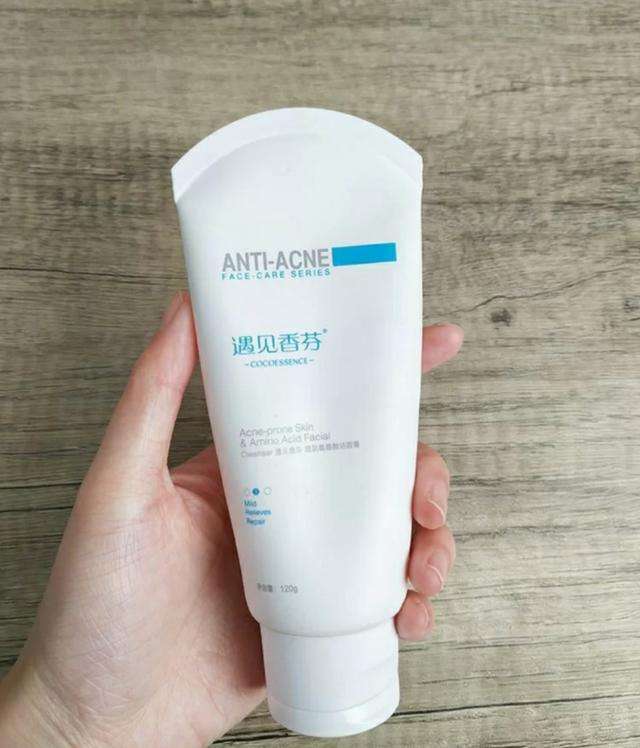 下巴反复长痘闭口粉刺用什么药膏,下巴粉刺痘痘反反复复怎么调理