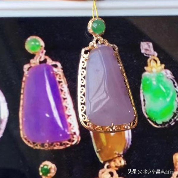 直播卖翡翠真的有那么多人买吗,直播间里买的翡翠是真的吗