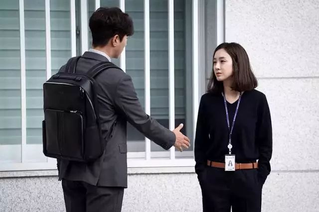 姚晨最近咖啡色穿搭,姚晨穿搭最新图片