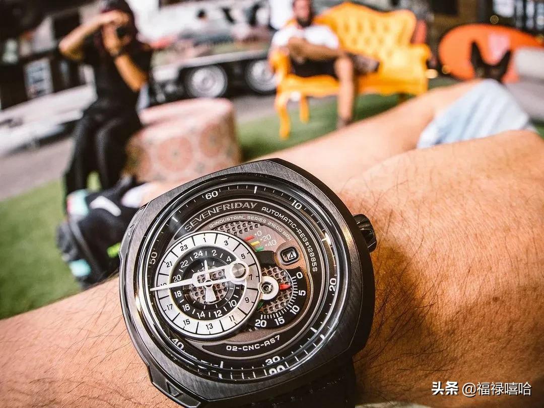 新年相亲加分秘籍|如何从手表分辨这个潮男的“真伪”