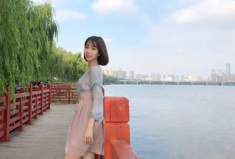 逆袭人生网红博主,抖音逆袭最成功的人从丑到帅