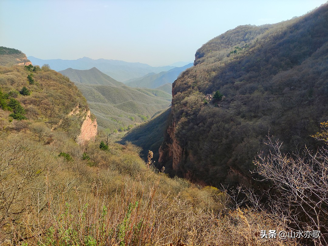 从石家庄到邢台，寻找大自然的鬼斧神工，爬上半个瓮，羞羞阴阳山