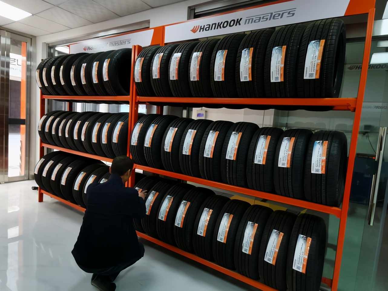 原材料价格上涨汽车价格为啥不涨,轮胎涨价最新消息