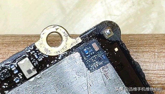 手机温度过高请冷却后使用oppo,手机提示温度高降温后使用