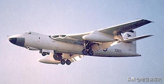 英国v型轰炸机,英国三神轰炸机