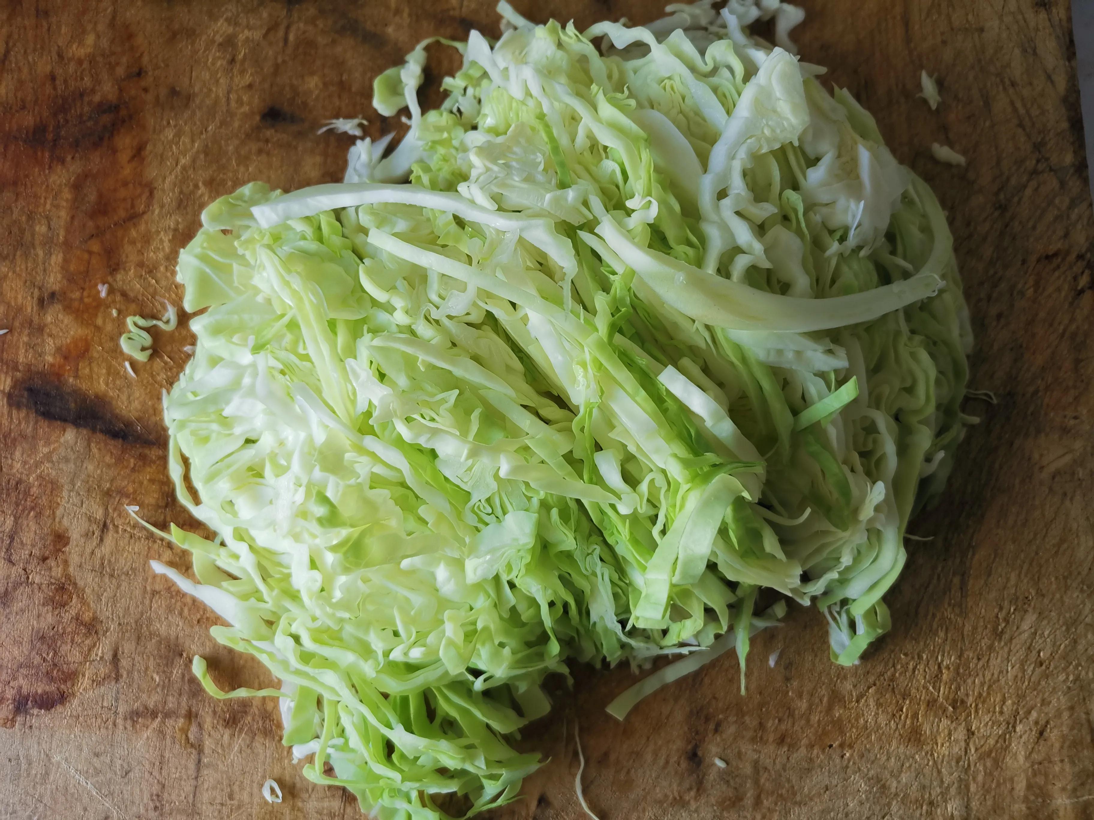 玻璃泡菜坛腌酸菜,泡菜缸里泡老坛酸菜