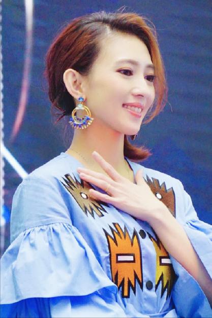 戴佩妮个人情感,歌坛才女戴佩妮