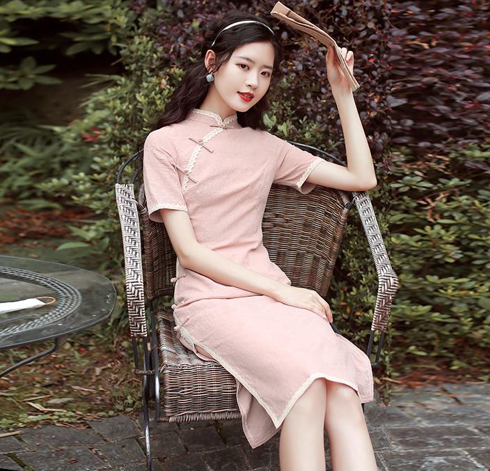 旗袍可以诠释各种美,风姿绰约温婉优雅的旗袍美女