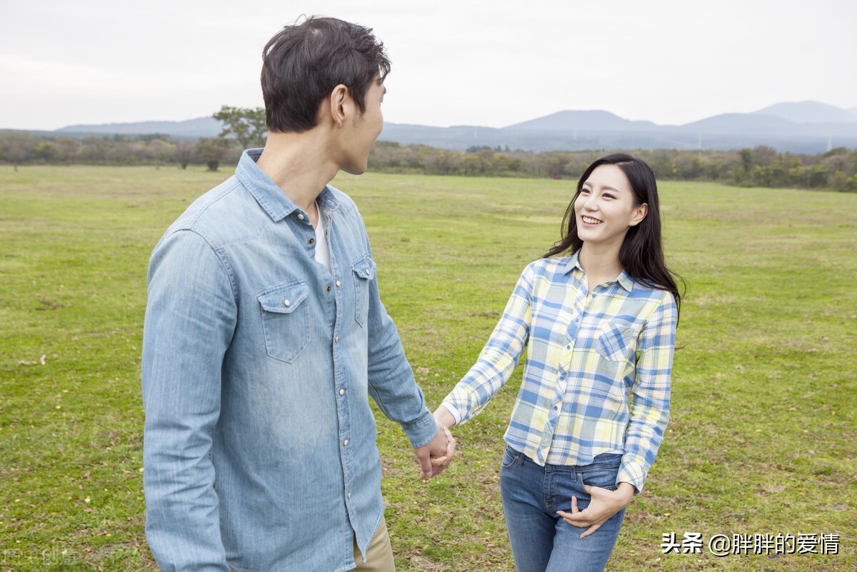 时光越老，人心越淡；轻轻地呼吸，浅浅地微笑；生活平平淡淡就好