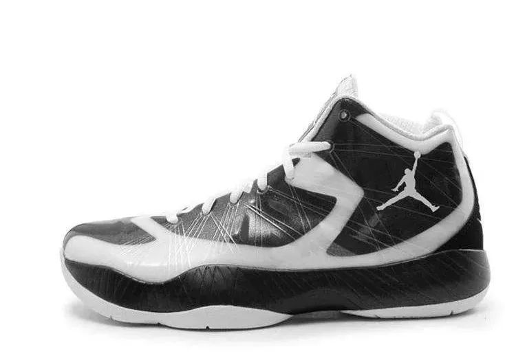 yeezy和aj哪个定位更高,yeezy区别