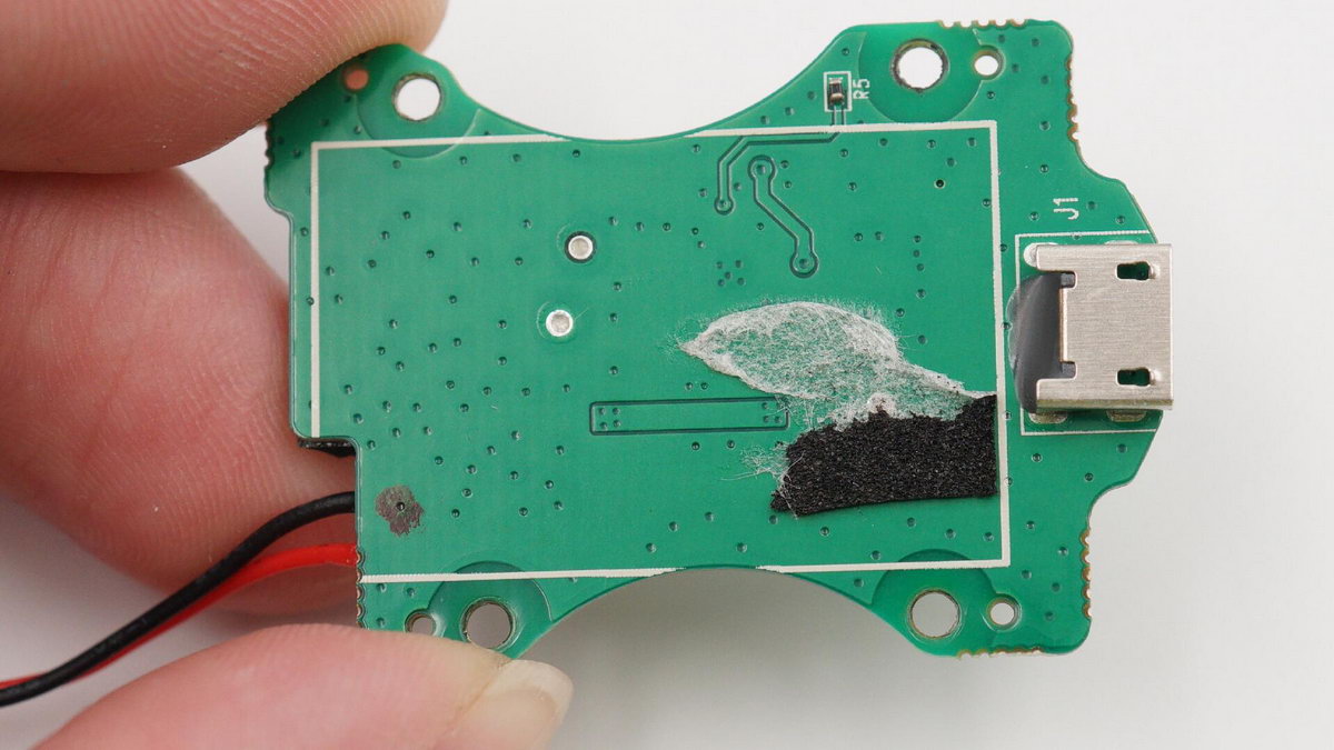 远销非洲的TWS真无线耳机应该注意什么？拆解传音TECNOBuds2看看